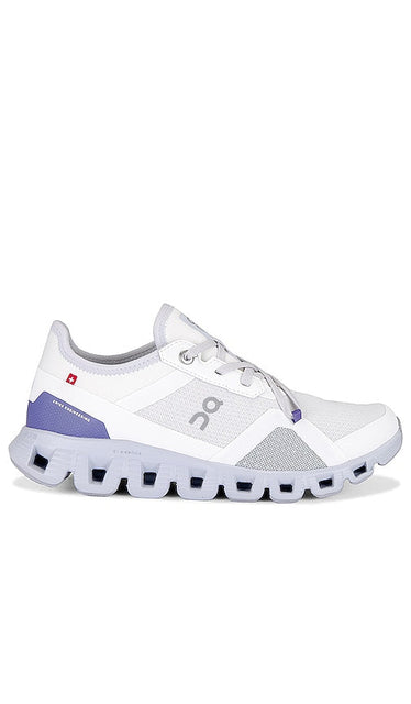 On Cloud X 3 Ad Sneaker in White - Baskets On Cloud X 3 Ad en blanc - On Cloud X 3 Ad 白色运动鞋 - On Cloud X 3 Ad Sneaker in Weiß - On Cloud X 3 AD 스니커즈 화이트 색상 - Sneaker On Cloud X 3 Ad in bianco