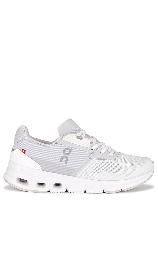 On Cloudrift Sneaker in White - Sur les baskets Cloudrift en blanc - 白色 Cloudrift 运动鞋 - On Cloudrift Sneaker in Weiß - On Cloudrift 스니커즈 화이트 색상 - Su Sneaker Cloudrift in bianco
