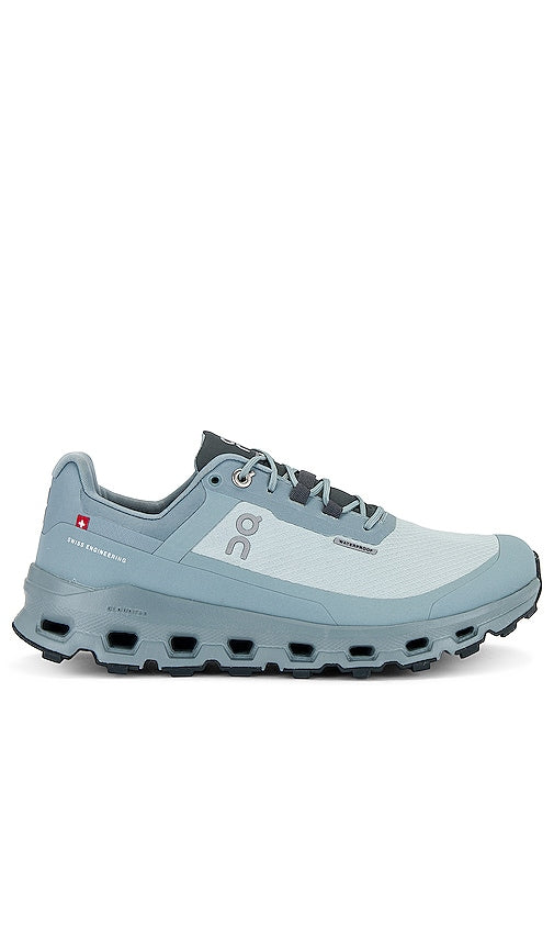 On Cloudvista Waterproof Sneaker in Sage - Sur les baskets imperméables Cloudvista en sauge - Cloudvista Sage 防水运动鞋 - On Cloudvista Waterproof Sneaker in Salbei - On Cloudvista 방수 스니커즈, 세이지 - Su Sneaker impermeabile Cloudvista in salvia
