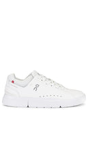 On The Roger Advantage Sneaker in White - Sur la sneaker Roger Advantage en blanc - 白色 Roger Advantage 运动鞋 - Auf dem Roger Advantage Sneaker in Weiß - On The Roger Advantage 스니커즈 화이트 색상 - Sulla sneaker Roger Advantage in bianco