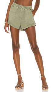 One Teaspoon Hunters Elasticated Boyfriend Shorts in Olive - Short boyfriend élastiqué One Teaspoon Hunters en olive - One Teaspoon Hunters 橄榄色松紧男友式短裤 - One Teaspoon Hunters elastische Boyfriend-Shorts in Oliv - One Teaspoon Hunters 엘라스틱 보이프렌드 쇼츠 올리브 색상 - Pantaloncini da fidanzato elasticizzati One Teaspoon Hunters in verde oliva