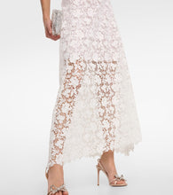 Oscar de la Renta Floral-appliqué guipure lace gown