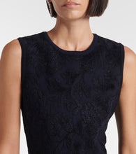 Oscar de la Renta Guipure lace and velvet jacquard gown