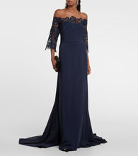 Oscar de la Renta Lace-trimmed crêpe gown