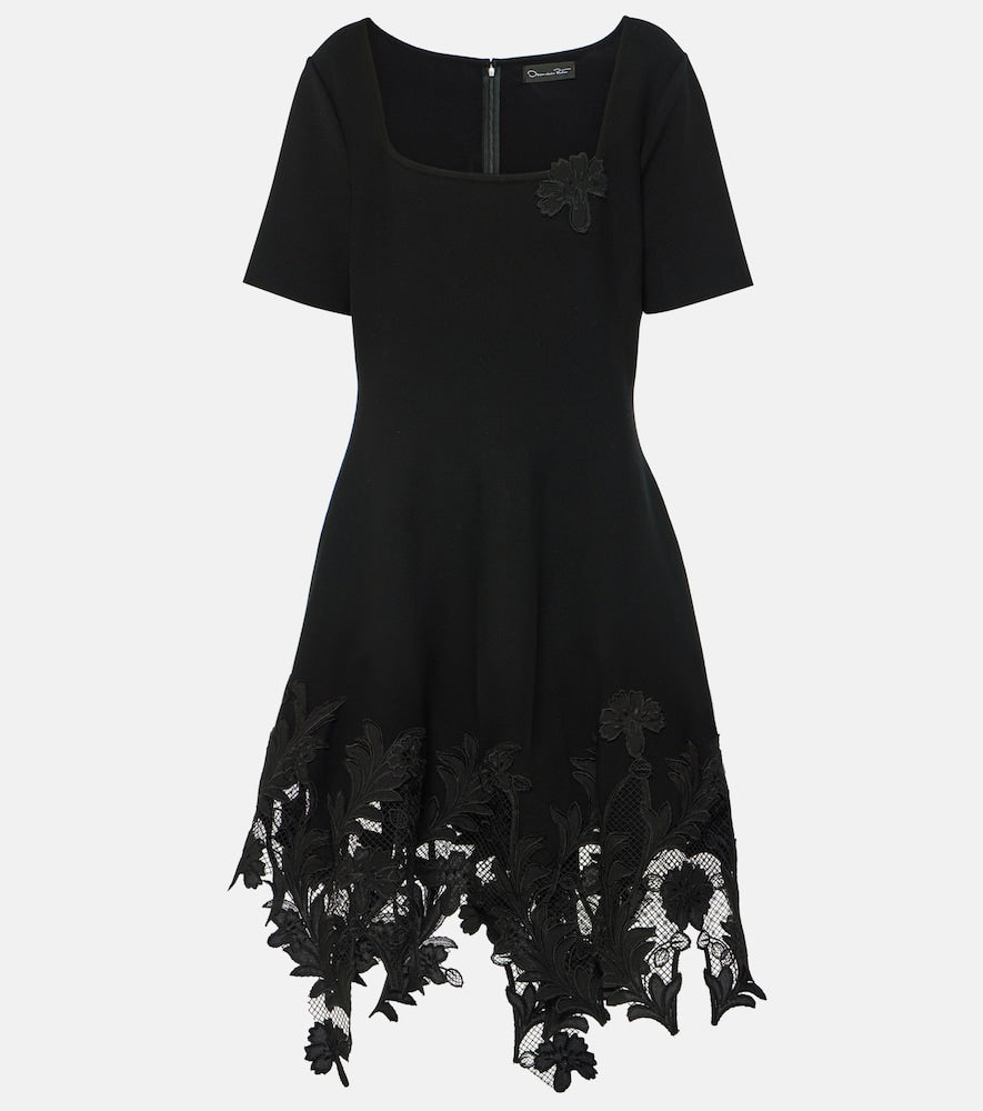 Oscar de la Renta Lace-trimmed knitted minidress. Oscar de la Renta 蕾丝边针织迷你连衣裙