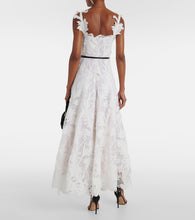 Oscar de la Renta Marbled Carnation Guipure lace bustier gown