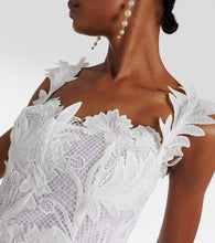 Oscar de la Renta Marbled Carnation Guipure lace bustier gown