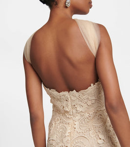 Oscar de la Renta Off-shoulder guipure lace gown