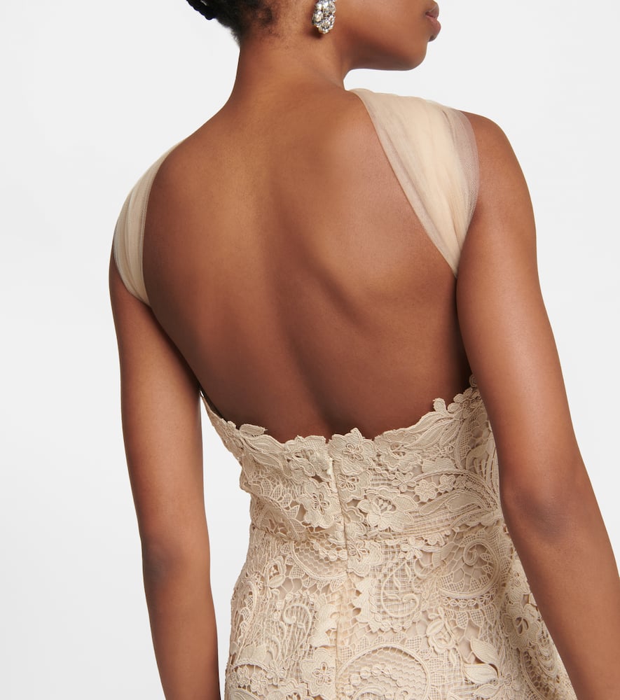 Oscar de la Renta Off-shoulder guipure lace gown