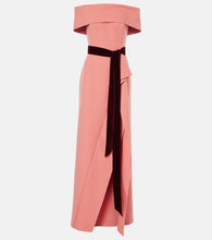 Oscar de la Renta Off-shoulder wool-blend gown. Oscar de la Renta 露肩羊毛混纺礼服