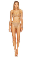 Oseree Lumiere Sporty 90s Bikini Set in Tan - Ensemble de bikini Oseree Lumiere Sporty années 90 en beige - Oseree Lumiere 90 年代运动比基尼套装 棕褐色 - Oseree Lumiere Sportliches 90er-Jahre-Bikini-Set in Hellbraun - Oseree Lumiere 스포티 90s 비키니 세트(탠 색상) - Set bikini sportivo anni '90 Oseree Lumiere color marrone chiaro