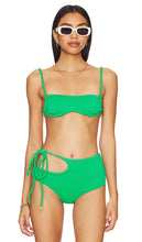 Ostra Brasil Curvy Bikini Top in Green - Haut de bikini galbé Ostra Brasil en vert - Ostra Brasil 绿色曲线比基尼上衣 - Ostra Brasil Curvy Bikinioberteil in Grün - Ostra Brasil 커비 비키니 탑 - Top bikini curvy Ostra Brasil in verde