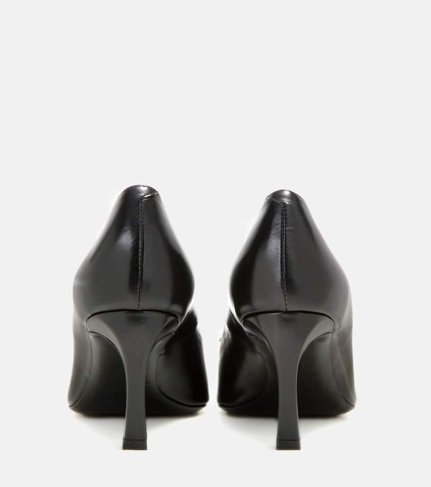 Roger Vivier D√É¬©collet√É¬© Belle Vivier Trompette leather pumps