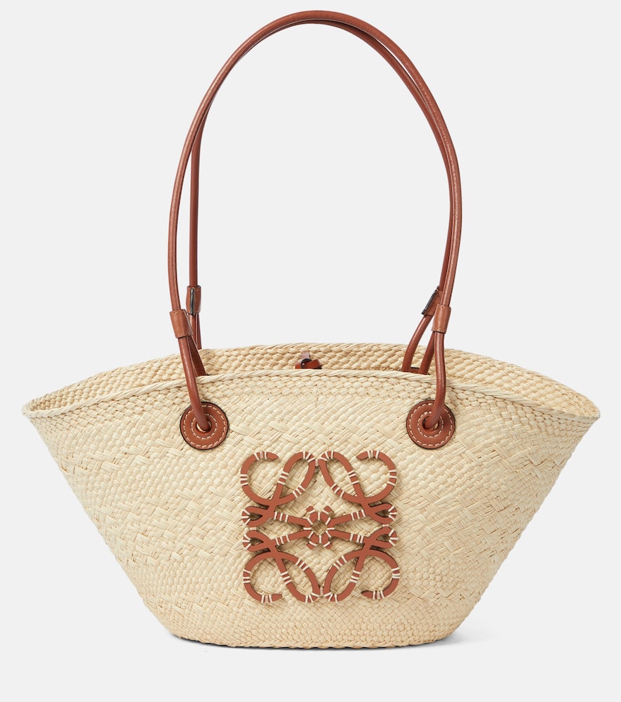 Loewe Paula's Ibiza Anagram Small basket bag. Shop Loewe Tote Bags for women now.