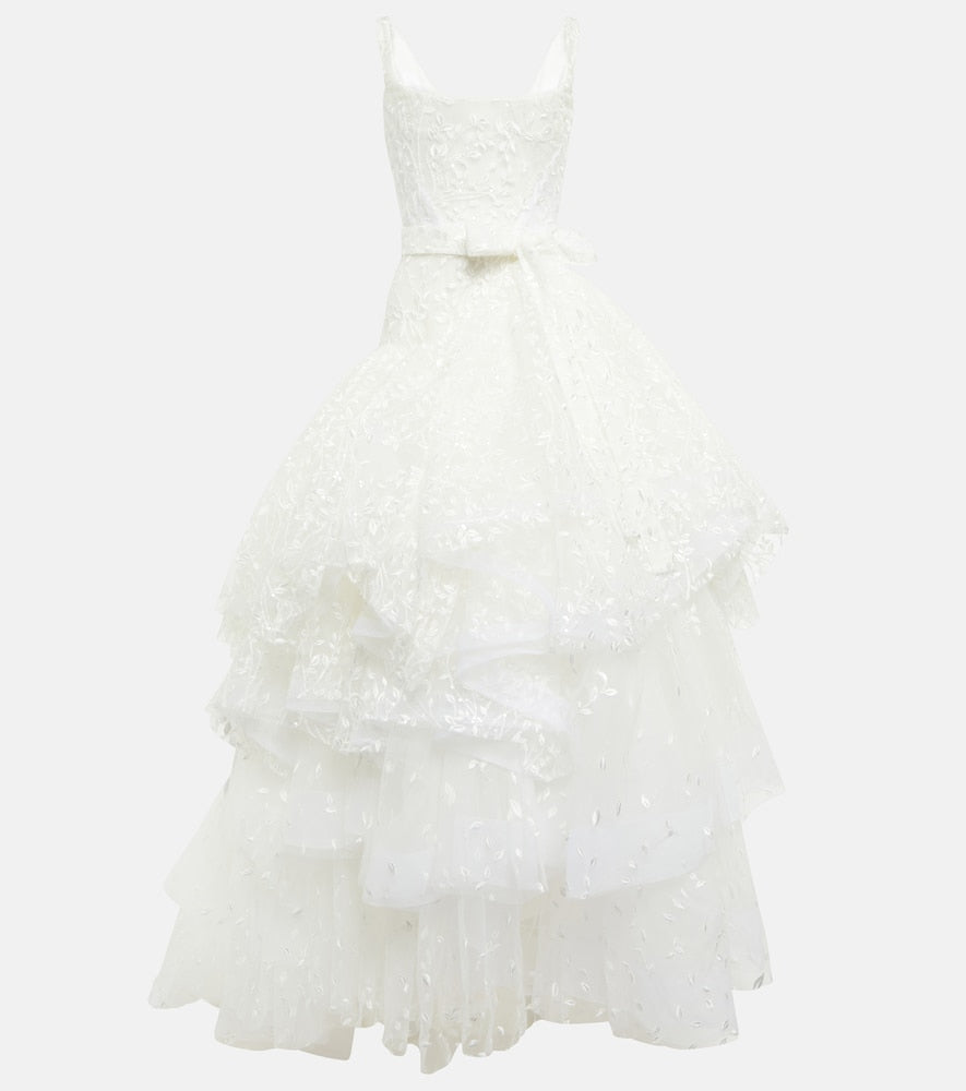 Vivienne Westwood Bridal Princess embroidered gown. 薇薇安·韦斯特伍德 (Vivienne Westwood) 新娘公主刺绣礼服