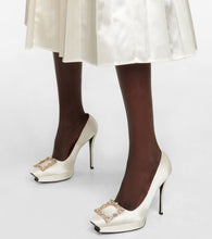 Roger Vivier Flower Strass satin platform pumps