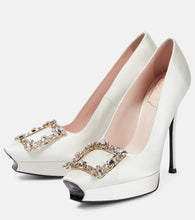 Roger Vivier Flower Strass satin platform pumps