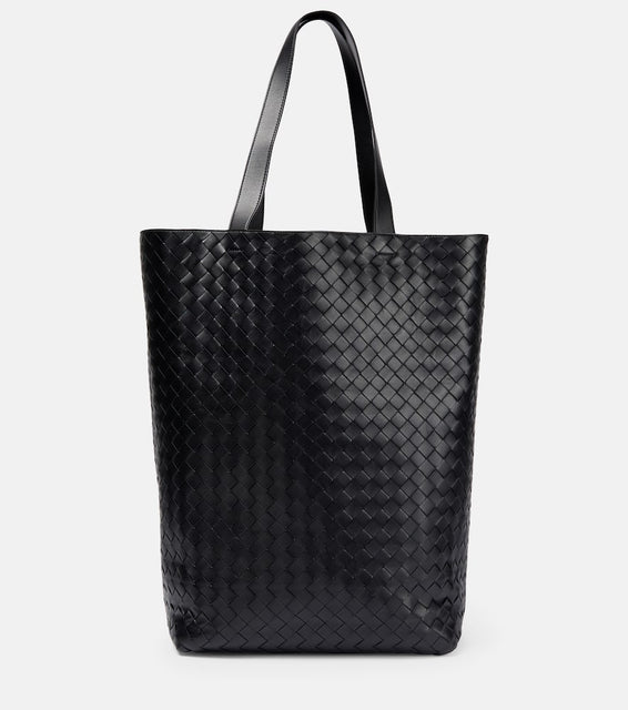 Bottega Veneta Classic Large leather tote bag. Shop Bottega Veneta Tote Bags for women now.