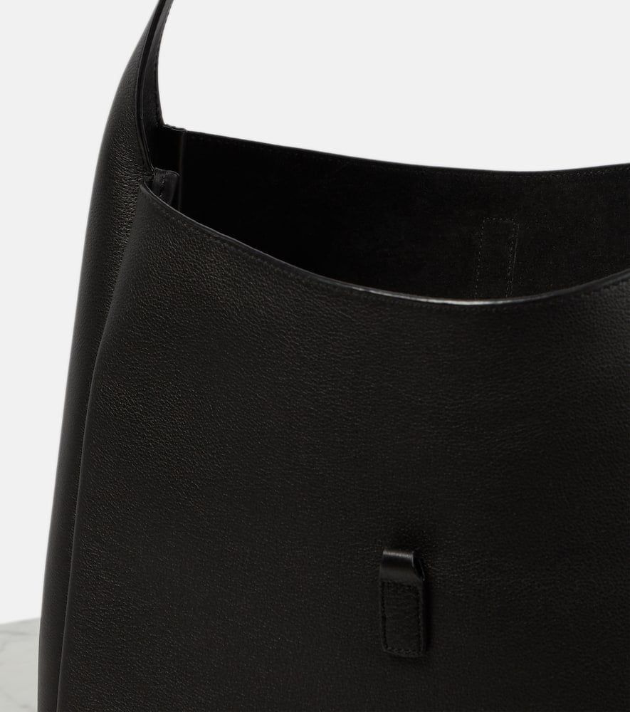 Saint Laurent Le 5 √É¬† 7 Supple Large leather shoulder bag
