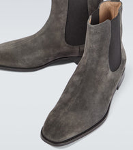 Manolo Blahnik Delsa suede Chelsea boots