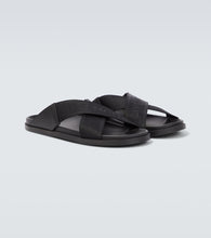 Givenchy G Plage logo slides