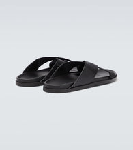 Givenchy G Plage logo slides