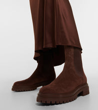 Gianvito Rossi Chester suede Chelsea boots