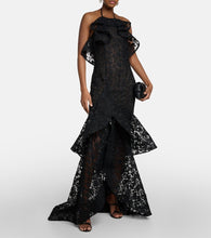 Oscar de la Renta Ruffled guipure lace gown