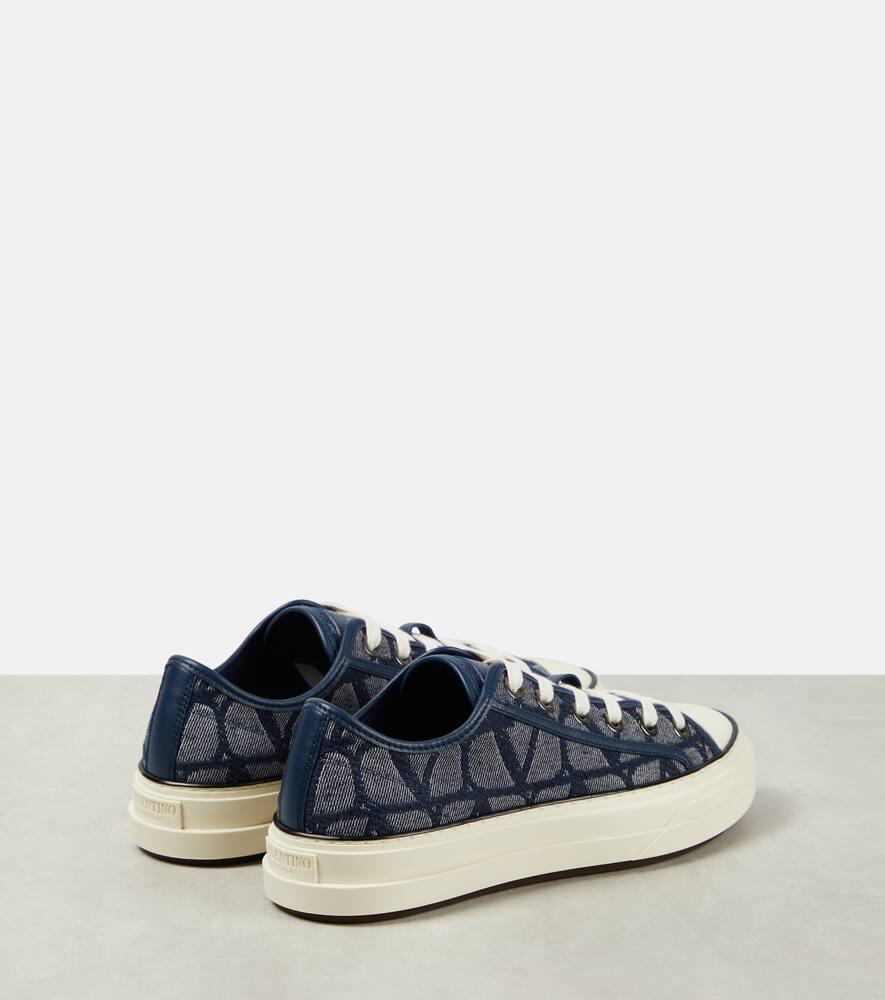 Valentino Garavani Totaloop Toile Iconographe denim sneakers