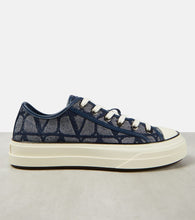 Valentino Garavani Totaloop Toile Iconographe denim sneakers