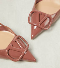 Valentino Garavani VLogo Signature 40 patent leather pumps