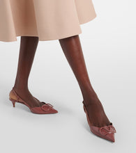 Valentino Garavani VLogo Signature 40 patent leather pumps