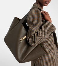 Saint Laurent Le 5 √É¬† 7 Bea leather tote bag