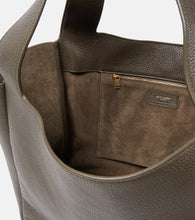 Saint Laurent Le 5 √É¬† 7 Bea leather tote bag