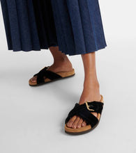 Valentino Garavani Fussfriend velvet sandals