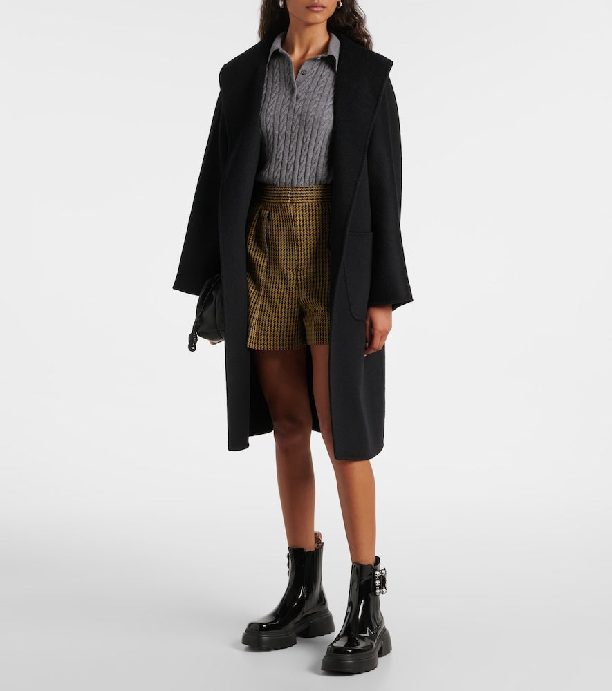 Roger Vivier Wallaviv patent leather Chelsea boots