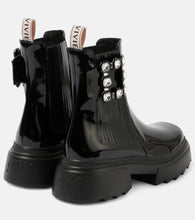 Roger Vivier Wallaviv patent leather Chelsea boots