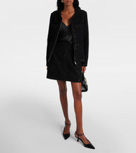 Souliers Martinez Camelia patent leather pumps