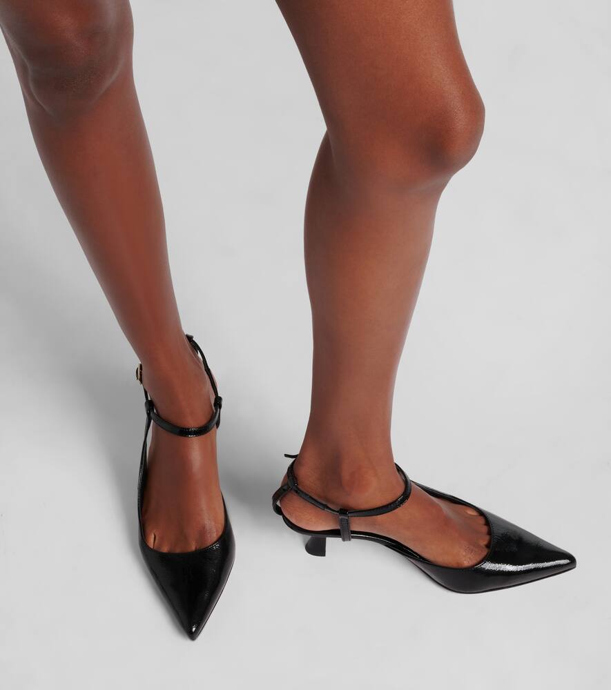 Souliers Martinez Camelia patent leather pumps