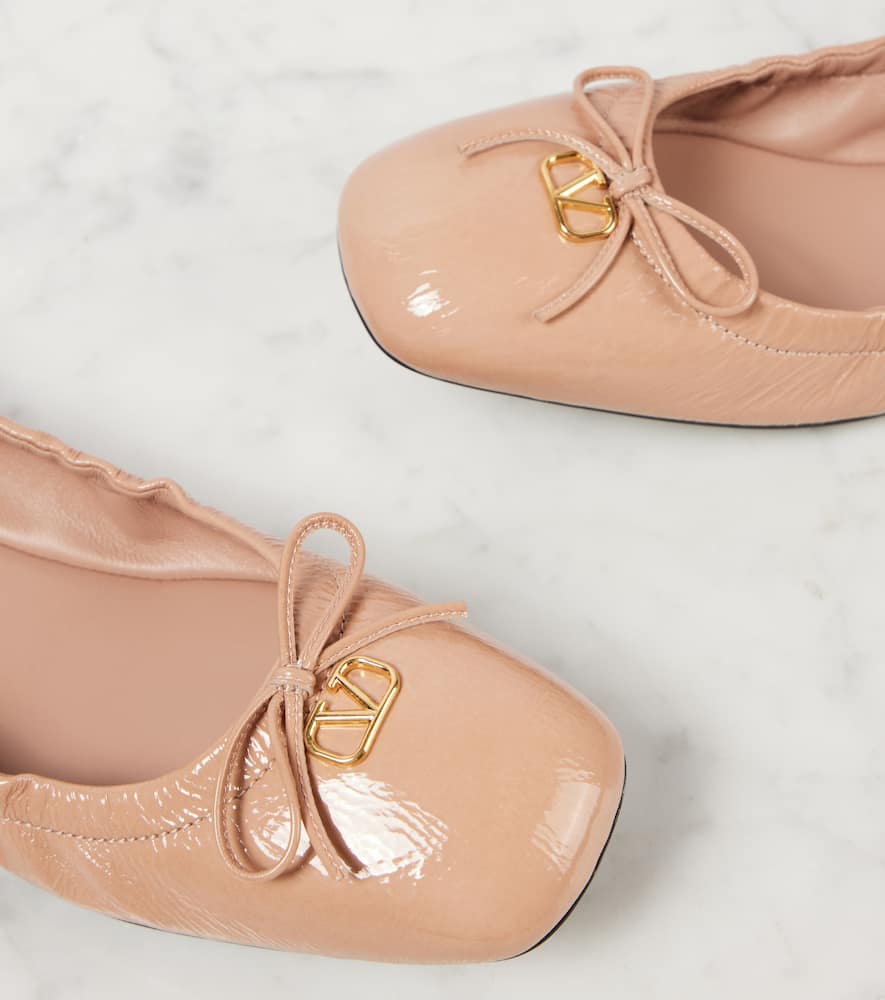 Valentino Garavani VLogo Signature leather ballet flats