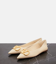 Valentino Garavani VLogo Signature leather ballet flats