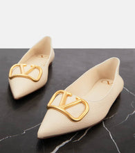 Valentino Garavani VLogo Signature leather ballet flats