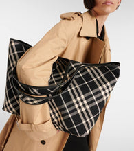 Burberry Burberry Check Medium canvas tote bag