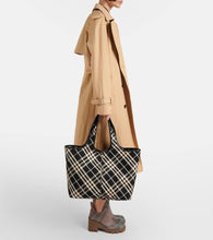 Burberry Burberry Check Medium canvas tote bag