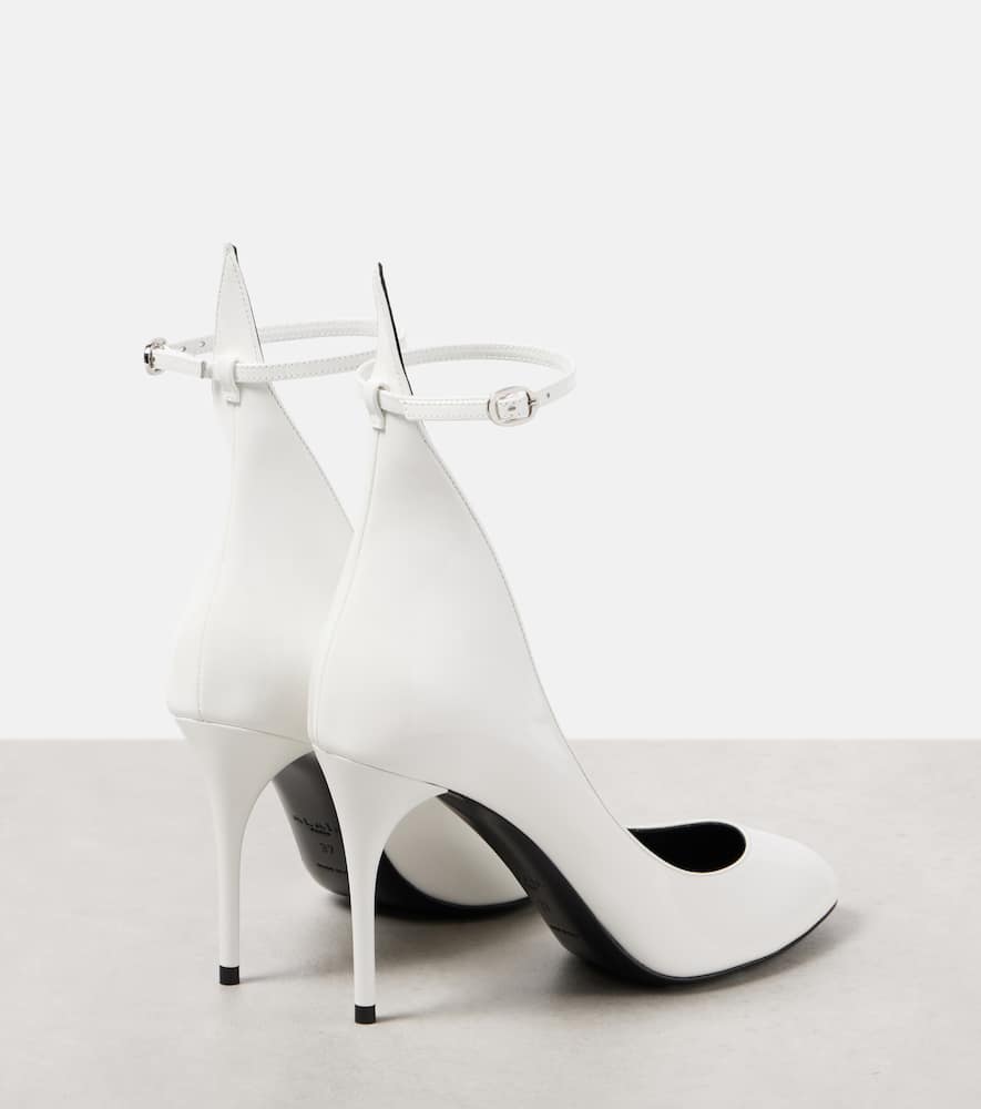 Alaia D√É¬©collet√É¬© 90 patent leather pumps