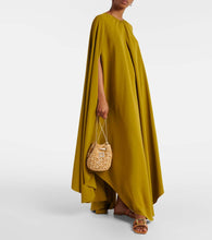 Roger Vivier Tres Vivier raffia-effect bucket bag