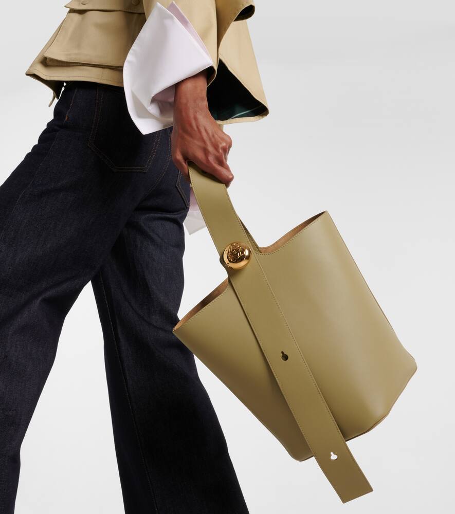 Loewe Pebble Medium leather bucket bag