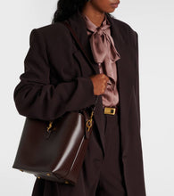 Saint Laurent Le 37 leather bucket bag