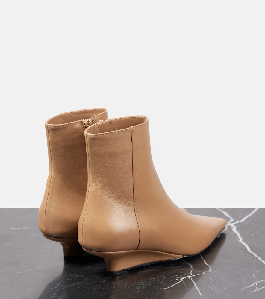 Toteme Sharp 40 leather ankle boots