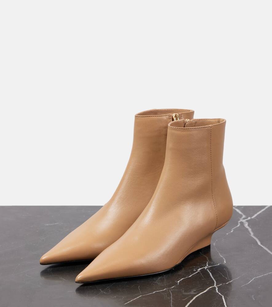 Toteme Sharp 40 leather ankle boots